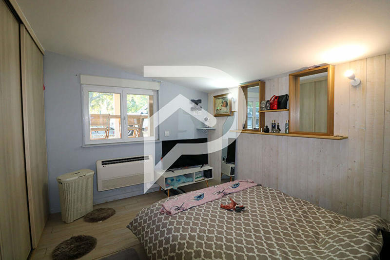 Maison - 215 m² - 7 pièces