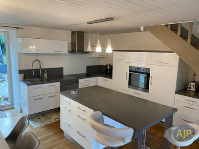 Maison - 280 m² - 7 pièces