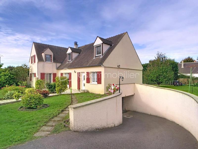 Maison traditionnelle - 197 m² - 8 pièces