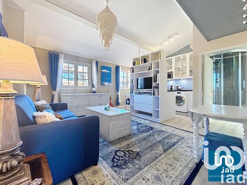 Maison - 220 m² - 11 pièces