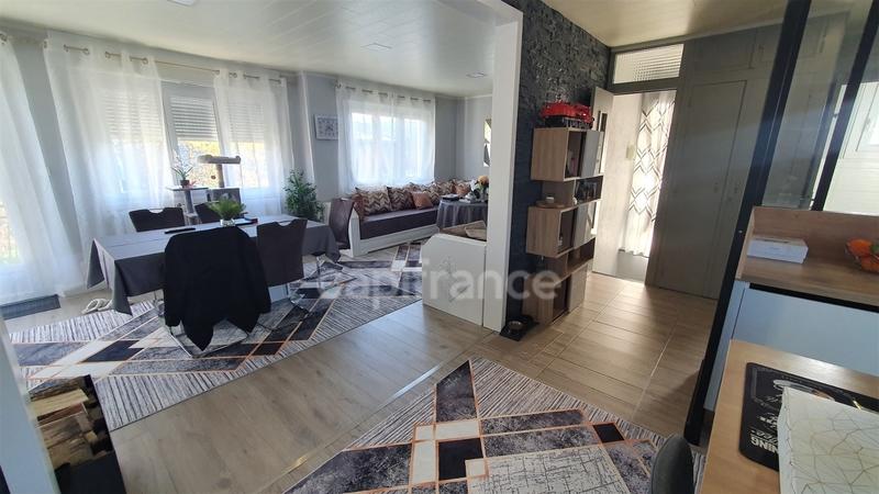 Maison - 151 m² - 6 pièces