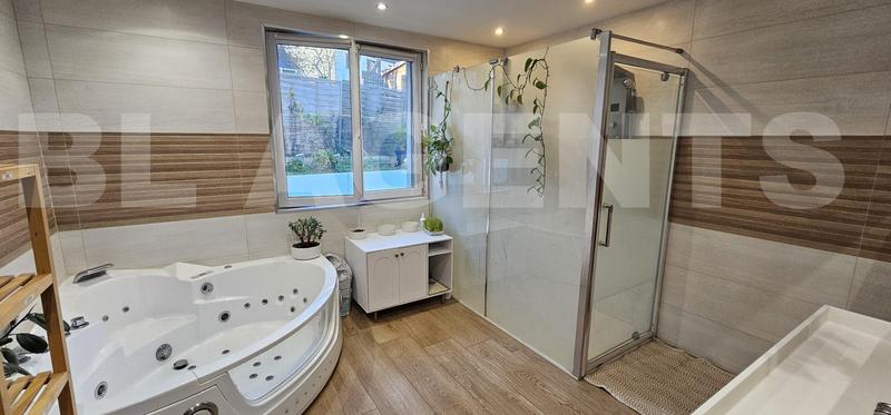 Pavillon - 108 m² - 6 pièces