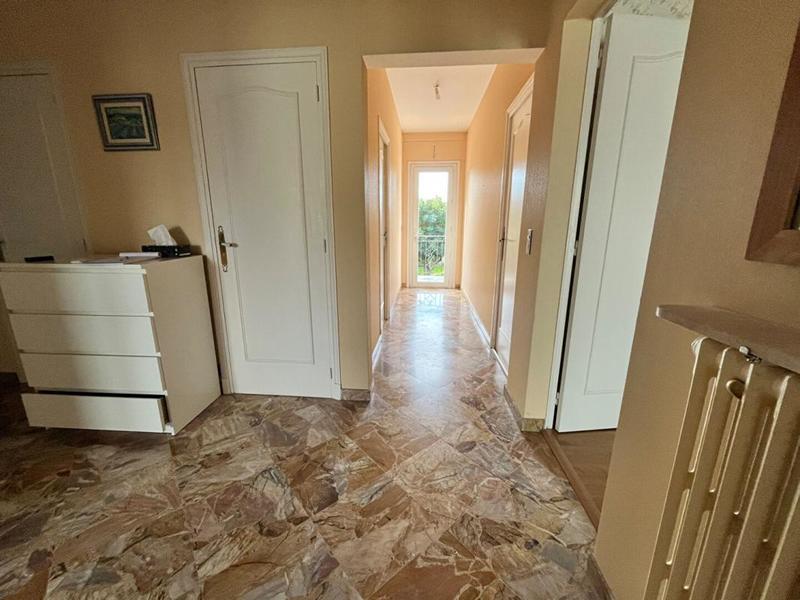 Maison - 220 m² - 10 pièces