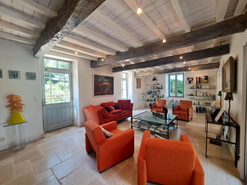 Maison - 362 m² - 9 pièces