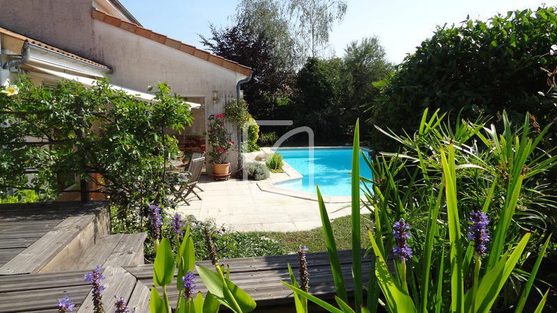 Maison - 175 m² - 6 pièces