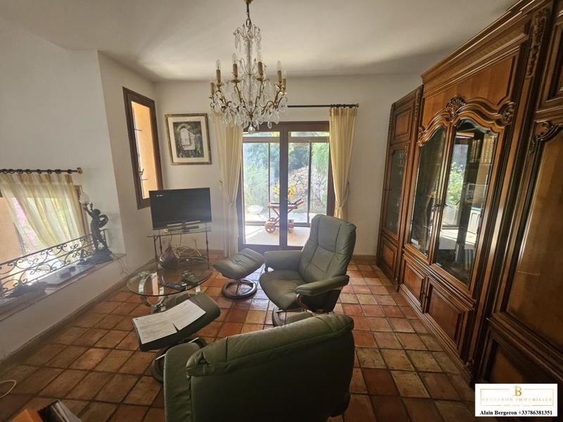 Villa - 197 m² - 8 pièces