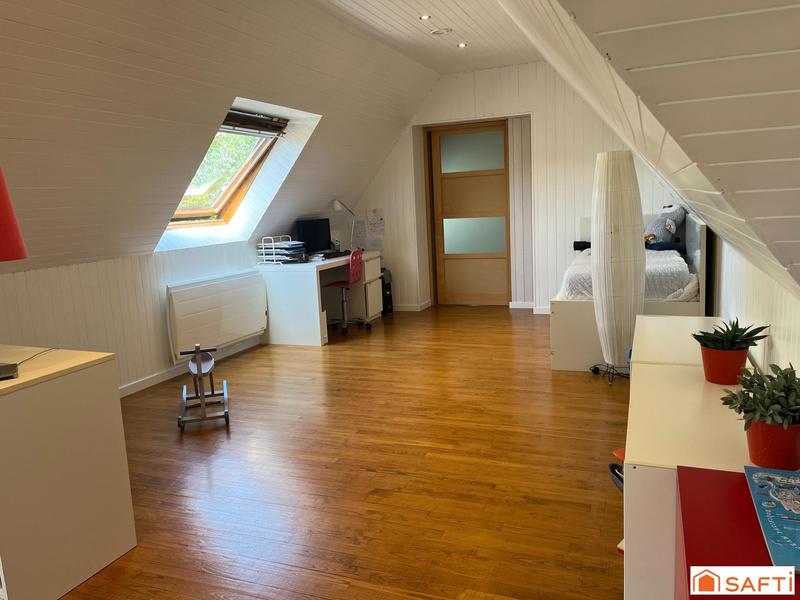 Maison - 252 m² - 8 pièces