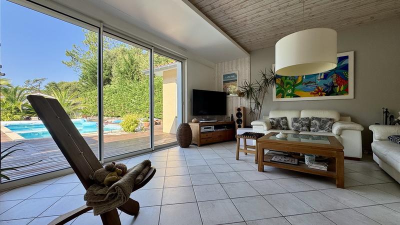 Maison - 140 m² - 5 pièces