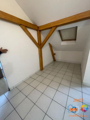 Appartement - 99 m² - 4 pièces