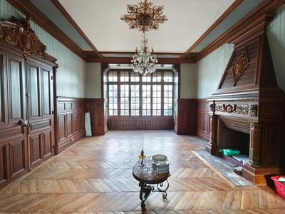 Villa - 232 m² - 9 pièces