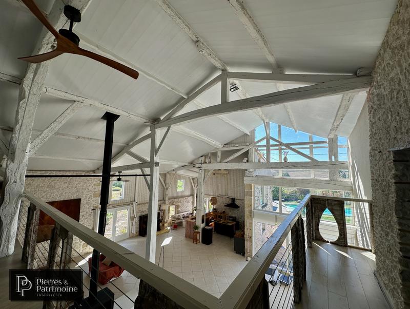 Propriété - 373 m² - 10 pièces