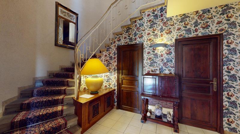 Maison - 600 m² - 12 pièces