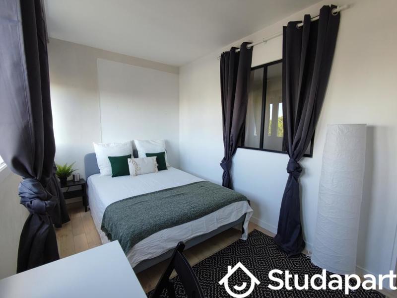 Chambre - 11 m² - 1 pièce