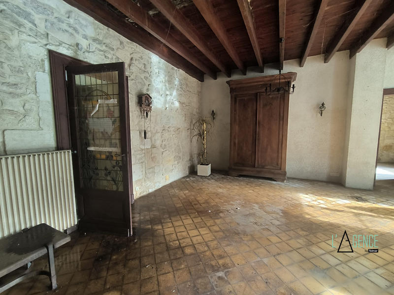 Maison - 210 m² - 6 pièces