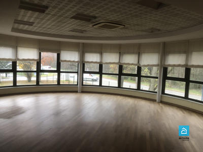 Bureau - 422 m²