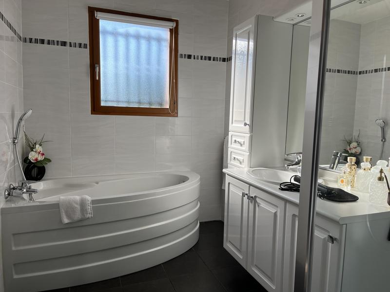 Maison - 99 m² - 5 pièces