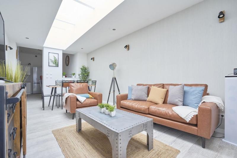 Maison - 99 m² - 6 pièces