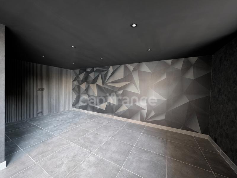 Maison - 230 m² - 9 pièces