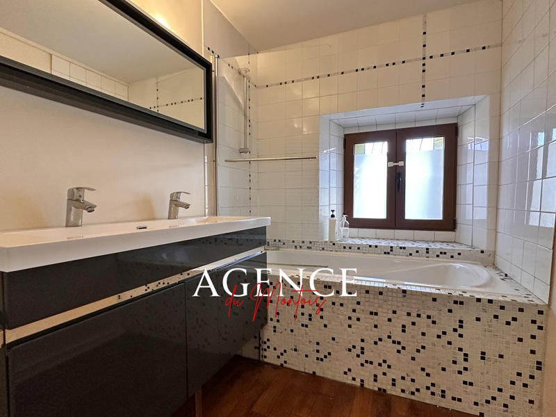 Maison - 171 m² - 8 pièces