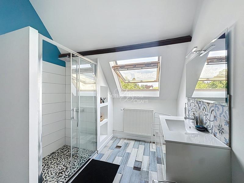 Maison - 195 m² - 7 pièces