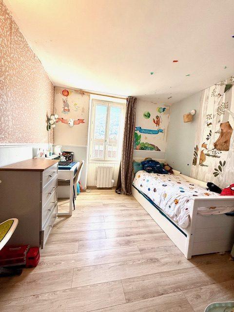 Appartement - 82 m² - 6 pièces