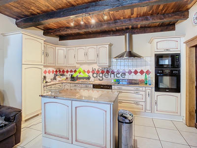 Maison - 195 m² - 7 pièces