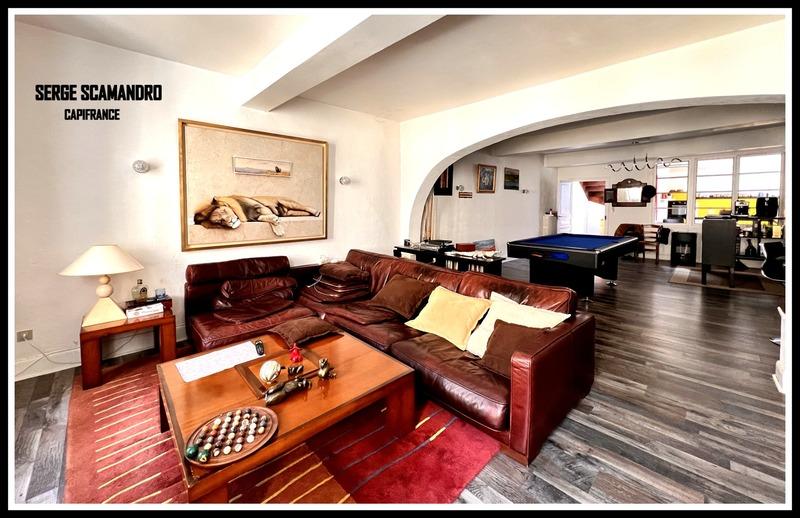 Immeuble - 130 m² - 5 pièces