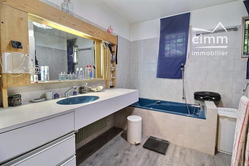 Villa - 363 m² - 6 pièces