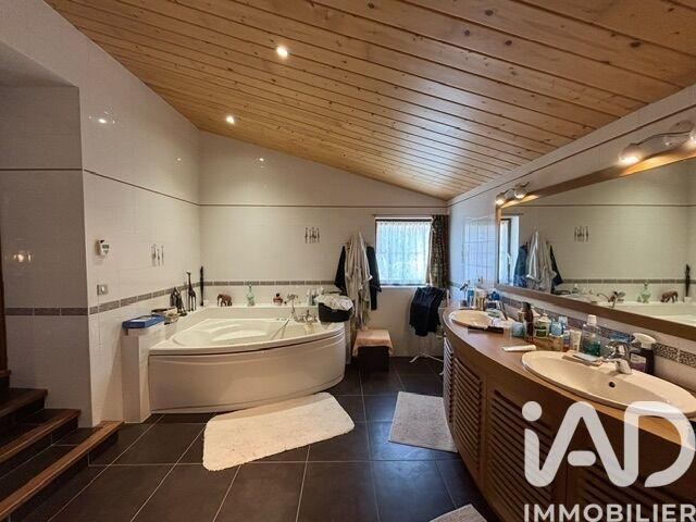 Maison - 416 m² - 13 pièces