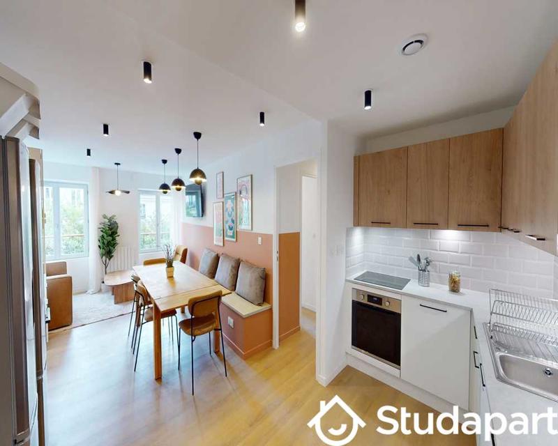 Chambre - 180 m² - 1 pièce