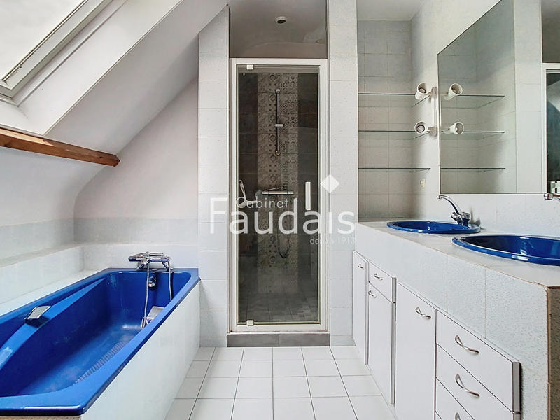 Appartement - 103 m² - 6 pièces