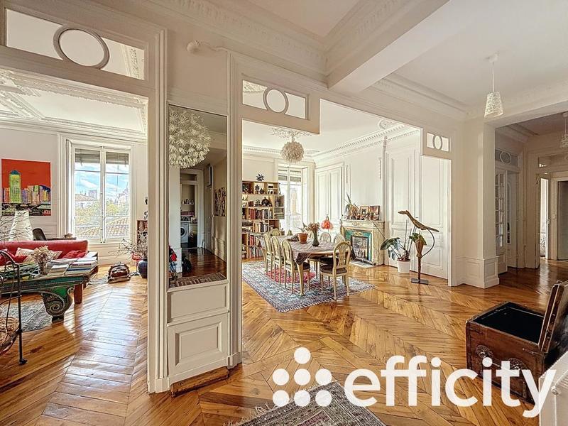 Appartement bourgeois - 179 m² - 6 pièces