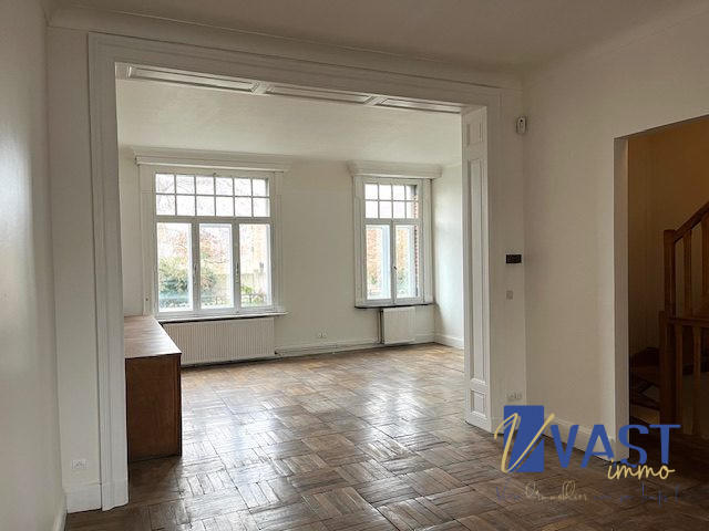 Maison ancienne - 193 m² - 8 pièces