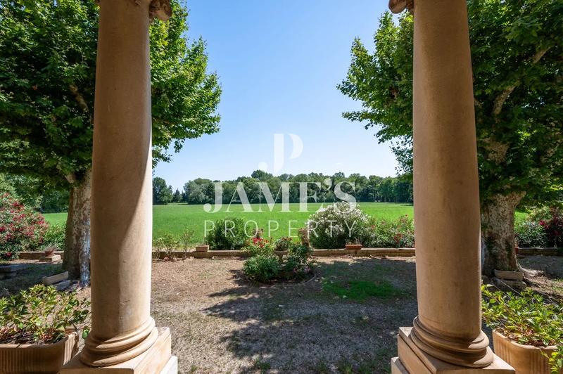 Maison - 510 m² - 16 pièces