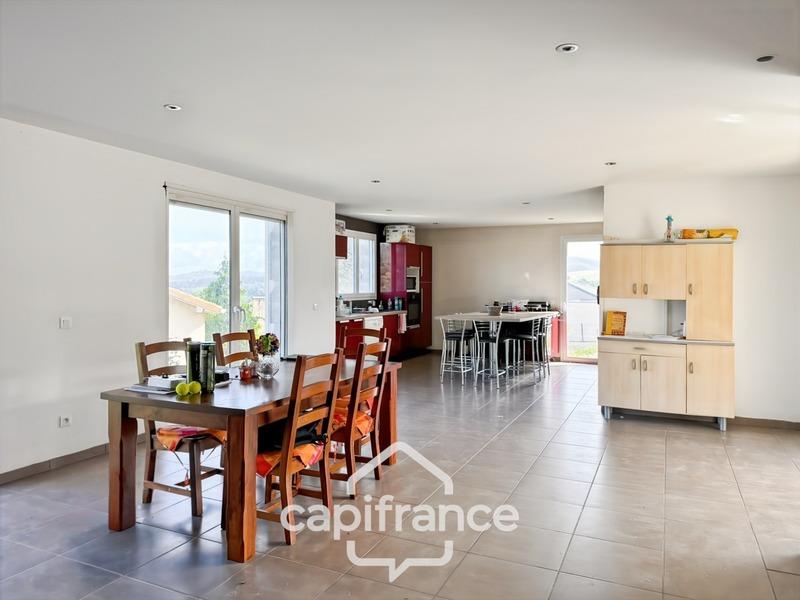 Maison - 170 m² - 8 pièces