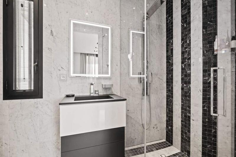 Villa - 300 m² - 6 pièces