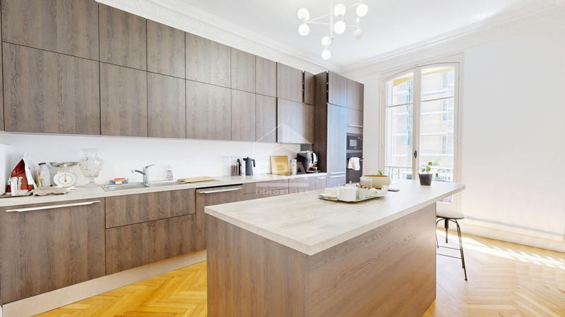 Appartement - 101 m² - 4 pièces