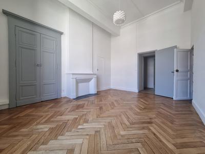 Bureau - 150 m² - 5 pièces