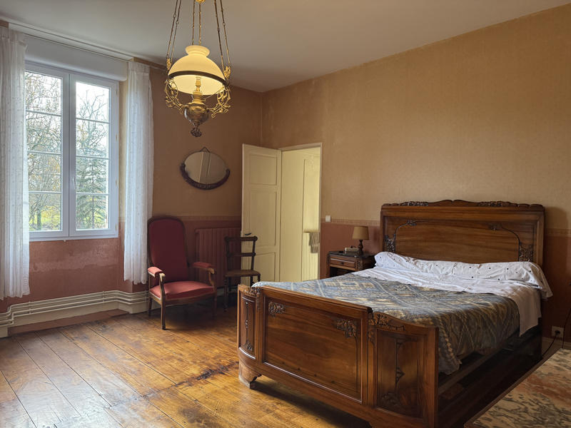 Maison - 217 m² - 9 pièces