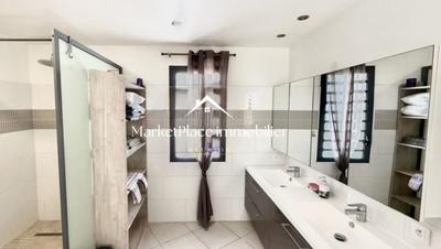 Maison - 105 m² - 4 pièces