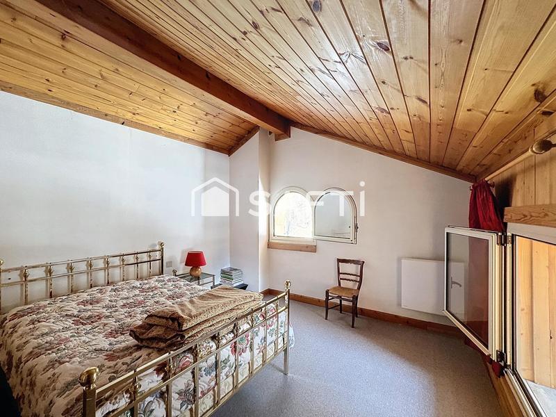 Maison - 251 m² - 10 pièces