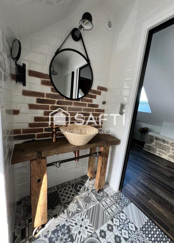 Maison - 215 m² - 9 pièces