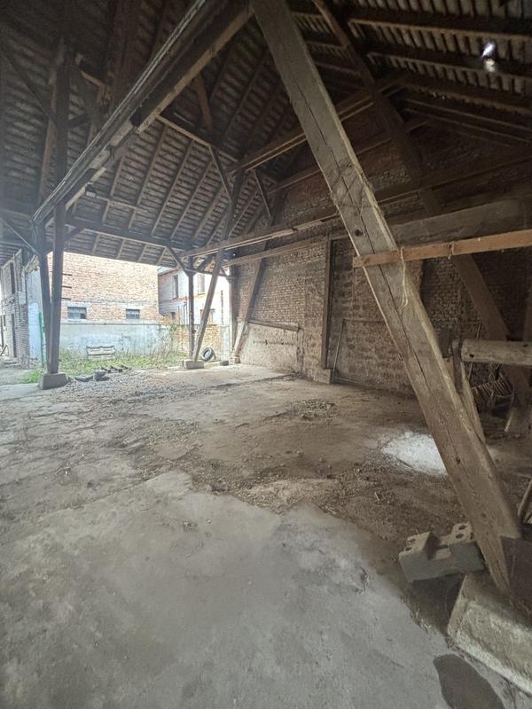 Maison - 400 m² - 1 pièce