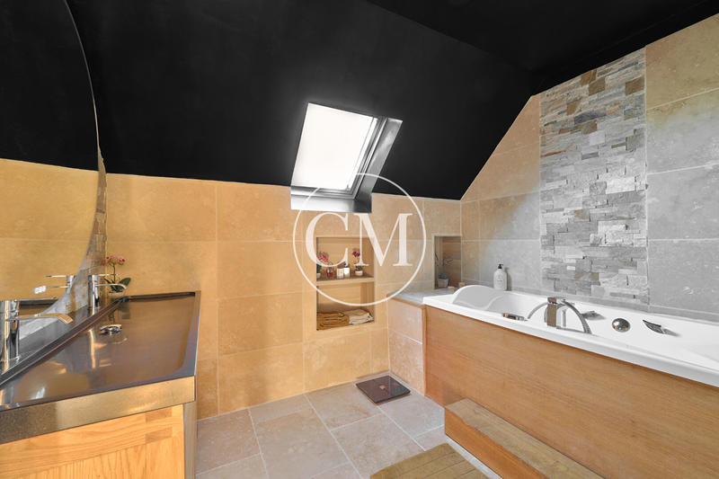 Maison - 182 m² - 6 pièces