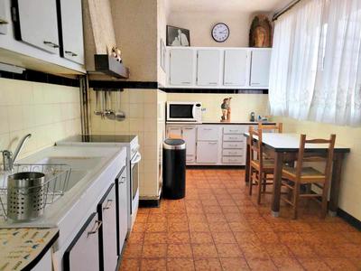 Local d'activités - 230 m² - 9 pièces