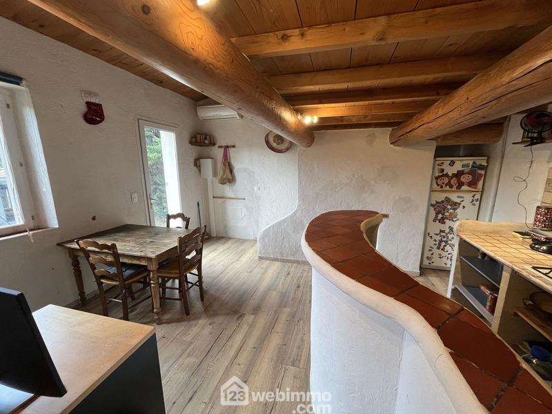 Maison - 245 m² - 9 pièces