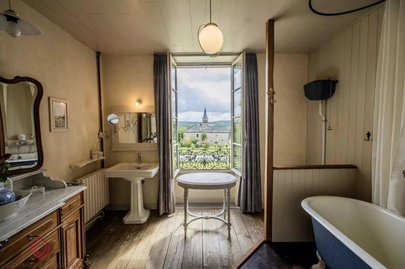 Demeure - 420 m² - 10 pièces