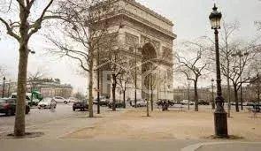 Appartement - 210 m² - 7 pièces