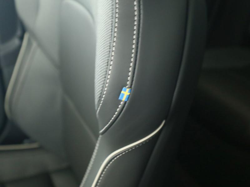 Volvo V60 2.0 B4 197 Ch Dark Plus Geartronic