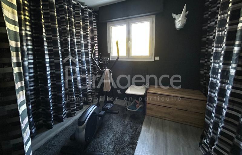 Maison - 246 m² - 6 pièces